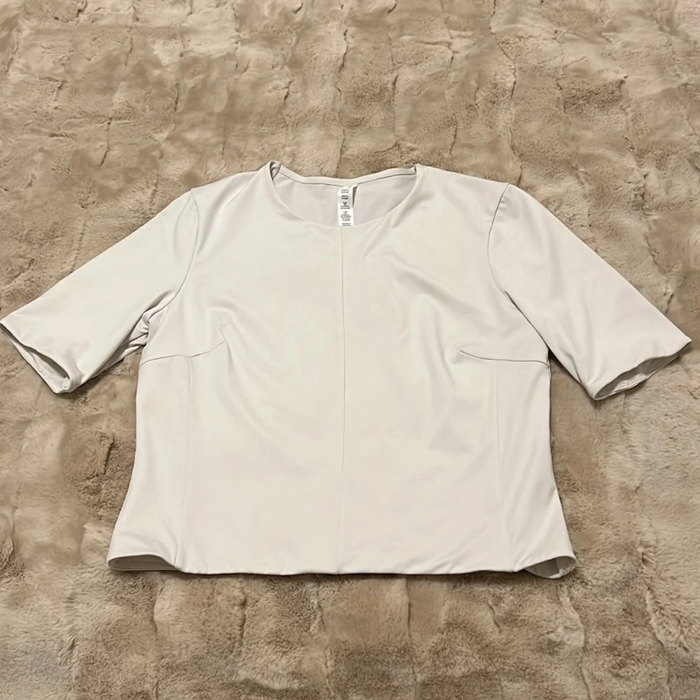 Lululemon Tight-Fit Lined T-Shirt - Picture 7 of 10